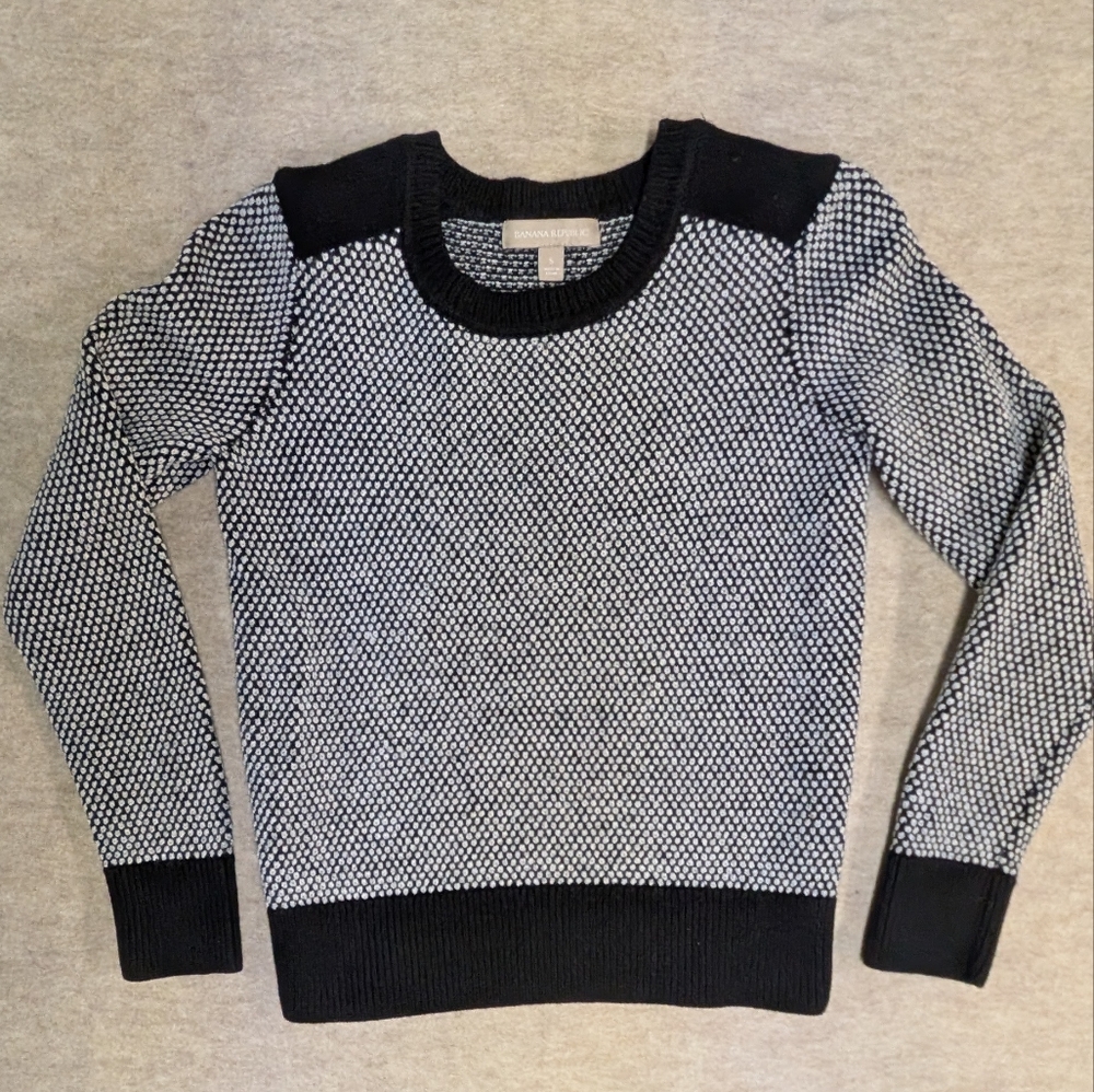 Banana Republic Merino Wool Blend Black & White Pull Over Knit Sweater Small